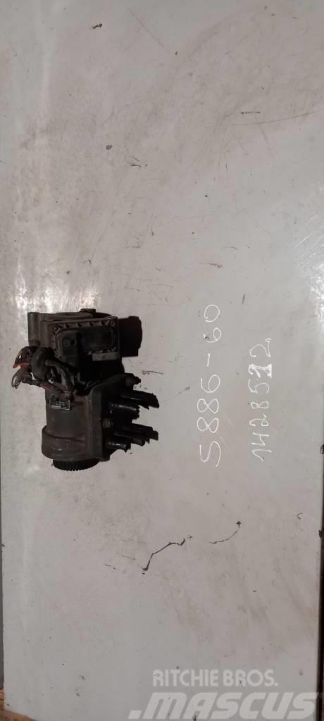 Scania R144.530 brake main valve 1428512 Kočnice