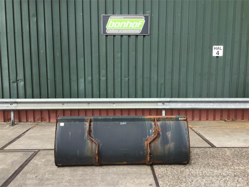 Mailleux Grondbak 2 meter Other tractor accessories
