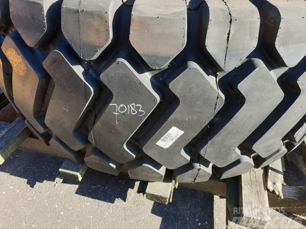 Triangle Loader tire 23.5-R25, L3 Tyres, wheels and rims