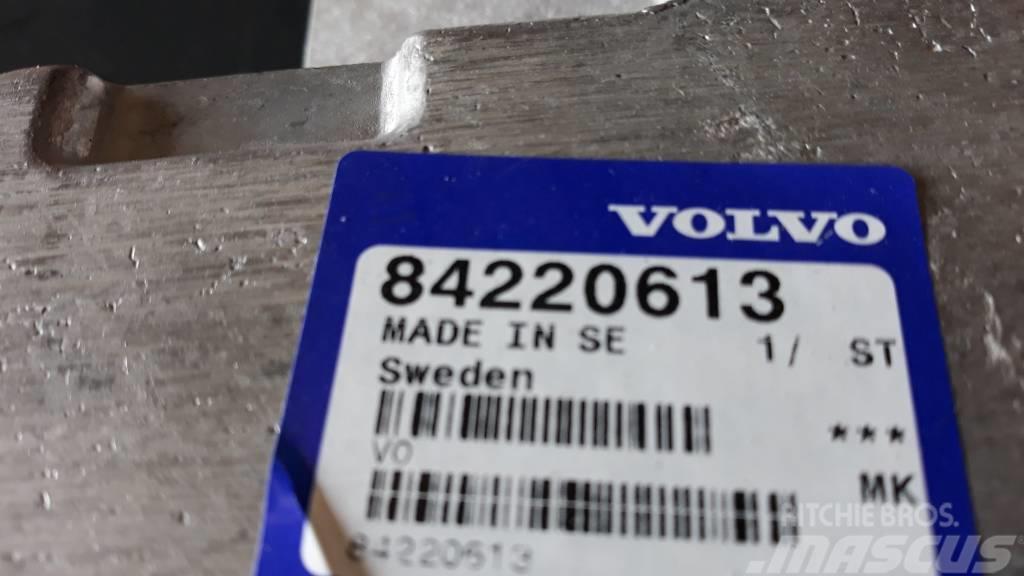 Volvo FOOT PLATE 84220613 Other components