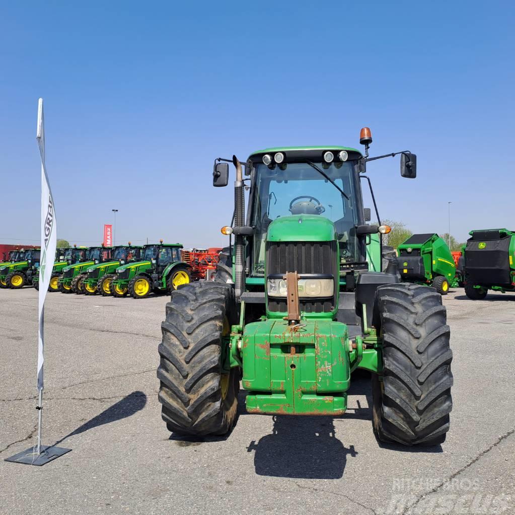 John Deere 7530 Tractors