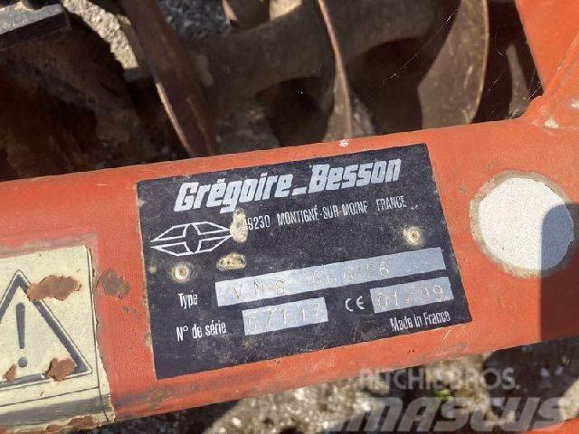 Gregoire Besson VNS 666/26 Row crop cultivators
