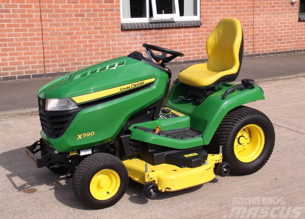 John Deere X 590 Ride on lawn tractor Riding mowers