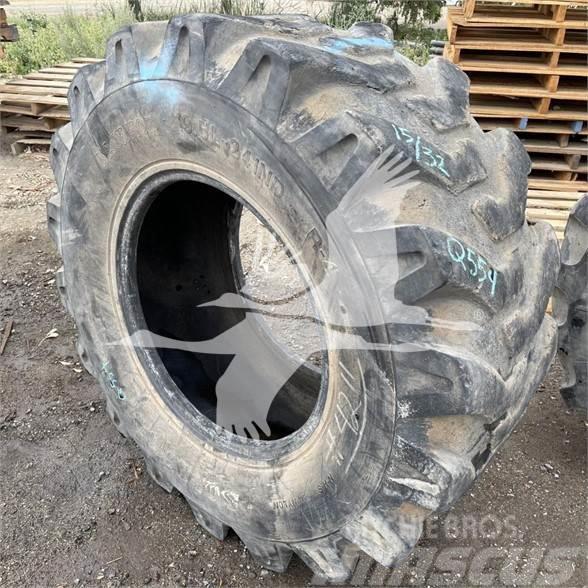 Solideal 19.5L-24 Tyres, wheels and rims