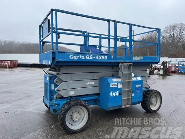 Genie GS-4390 Scissor lifts
