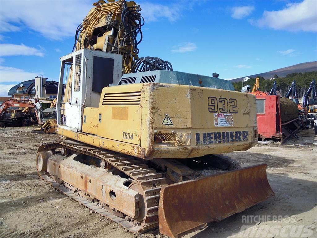 Liebherr R932 T Crawler excavators