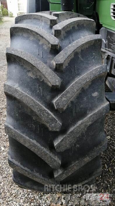 Fendt Cultor 600/65R28 auf 10 Loch Felgen Tyres, wheels and rims