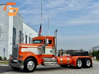 Kenworth W900