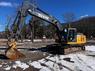 DEERE 210G LC