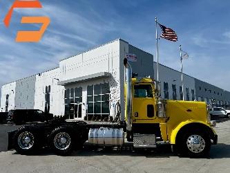 Peterbilt 389