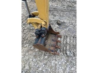 CAT BK301P20