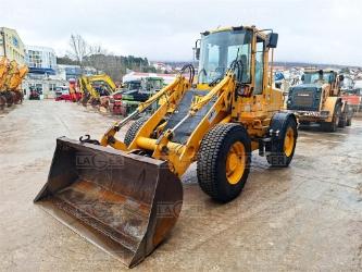 JCB 411