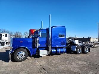 Peterbilt 389