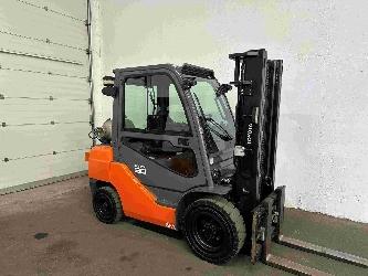 Toyota 02-8FGF30