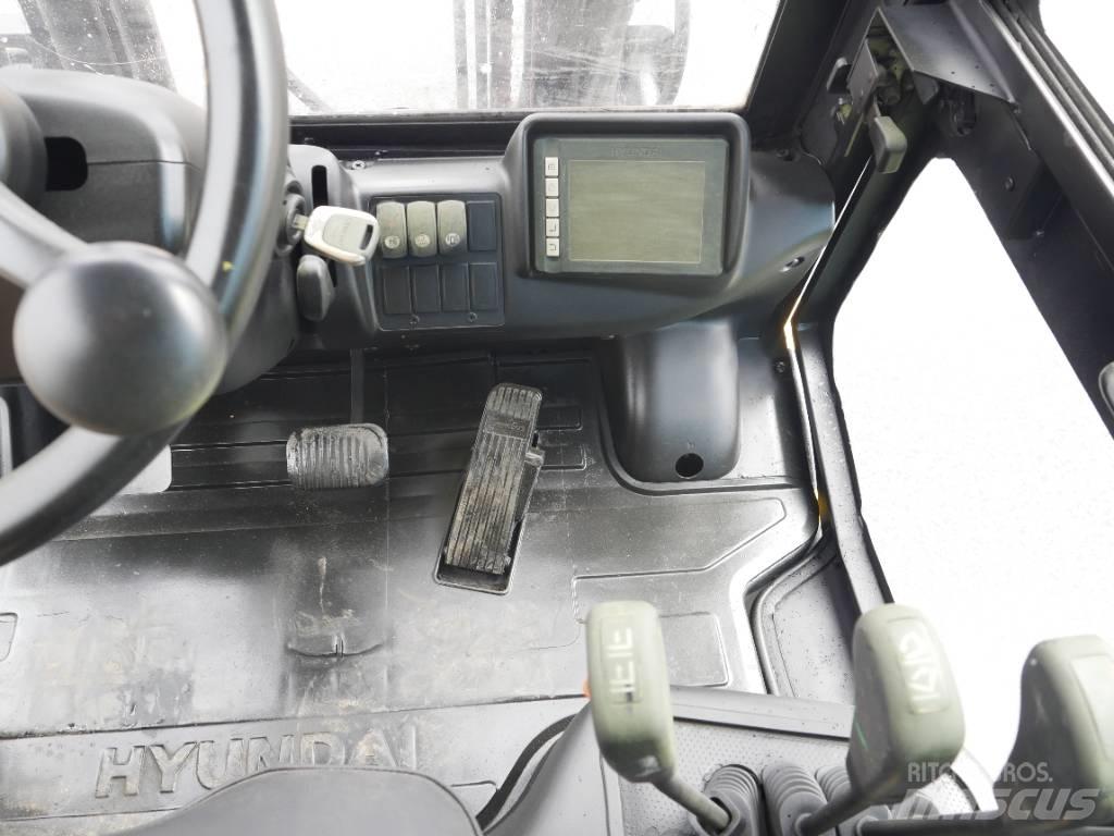 Hyundai 25 D-9 Dizelski viljuškari