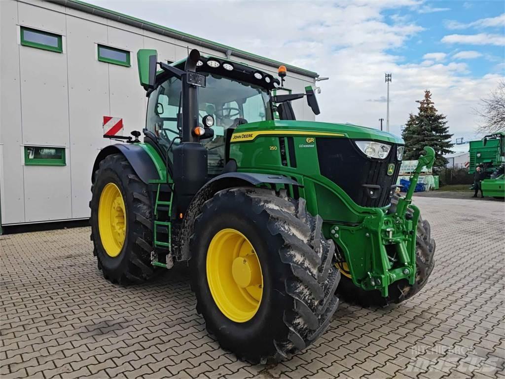 John Deere 6R 250 Traktori
