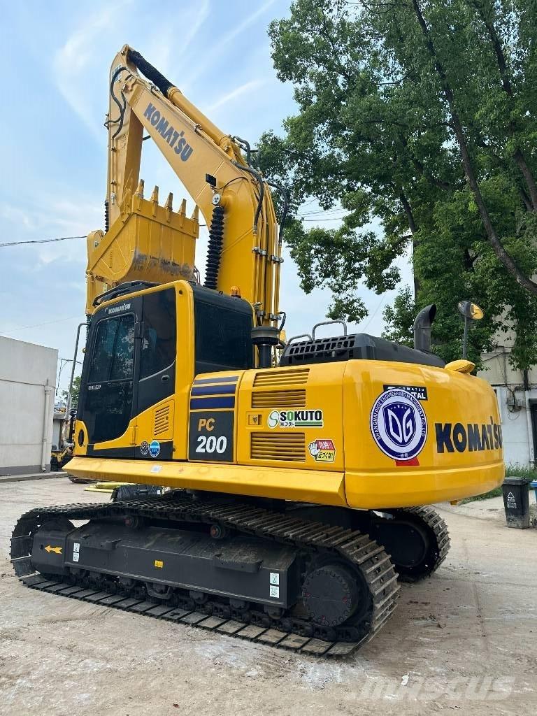 Komatsu PC 200-8 Midi bageri 7t – 12t