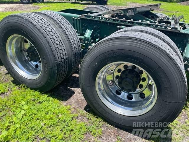 Mack CXU613 Pinnacle Tegljači
