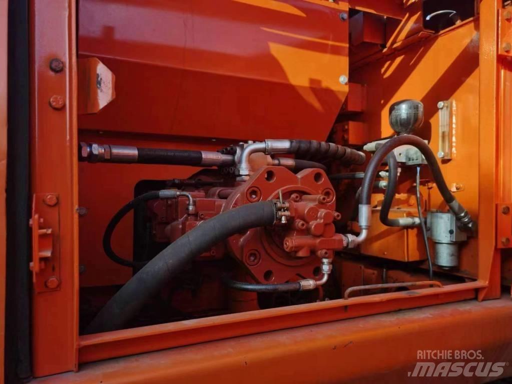 Doosan DH 220 Bageri guseničari