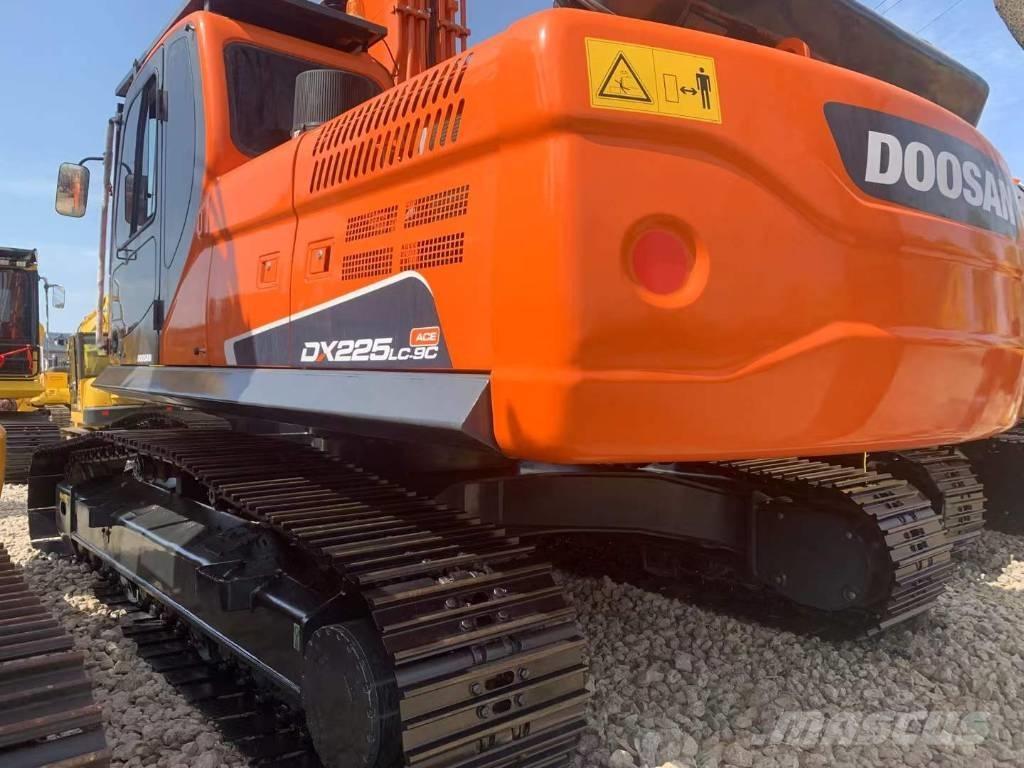 Doosan DX 225 Bageri guseničari