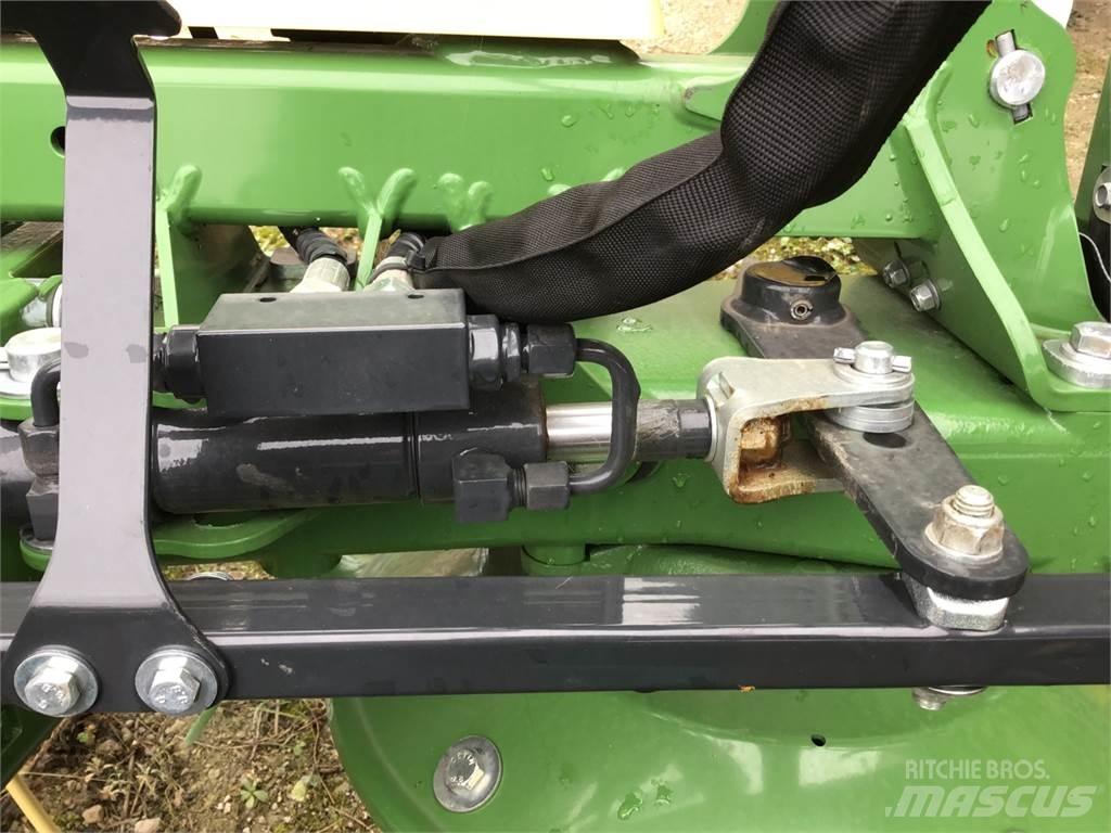 Krone Vendro 820 Okretači i sakupljači sena