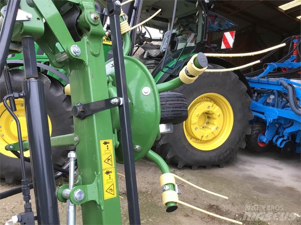 Krone Vendro 820 Okretači i sakupljači sena