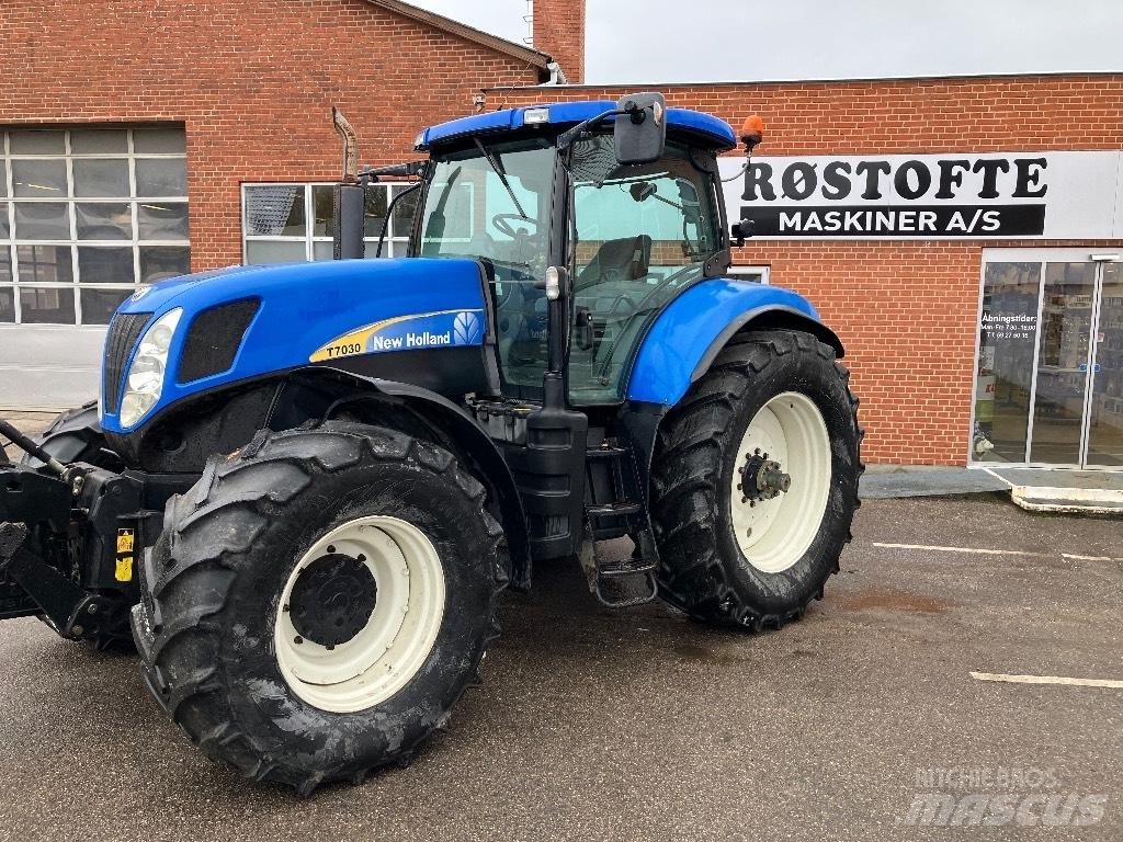 New Holland T 7030 Traktori