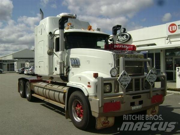 Mack Superliner Tegljači