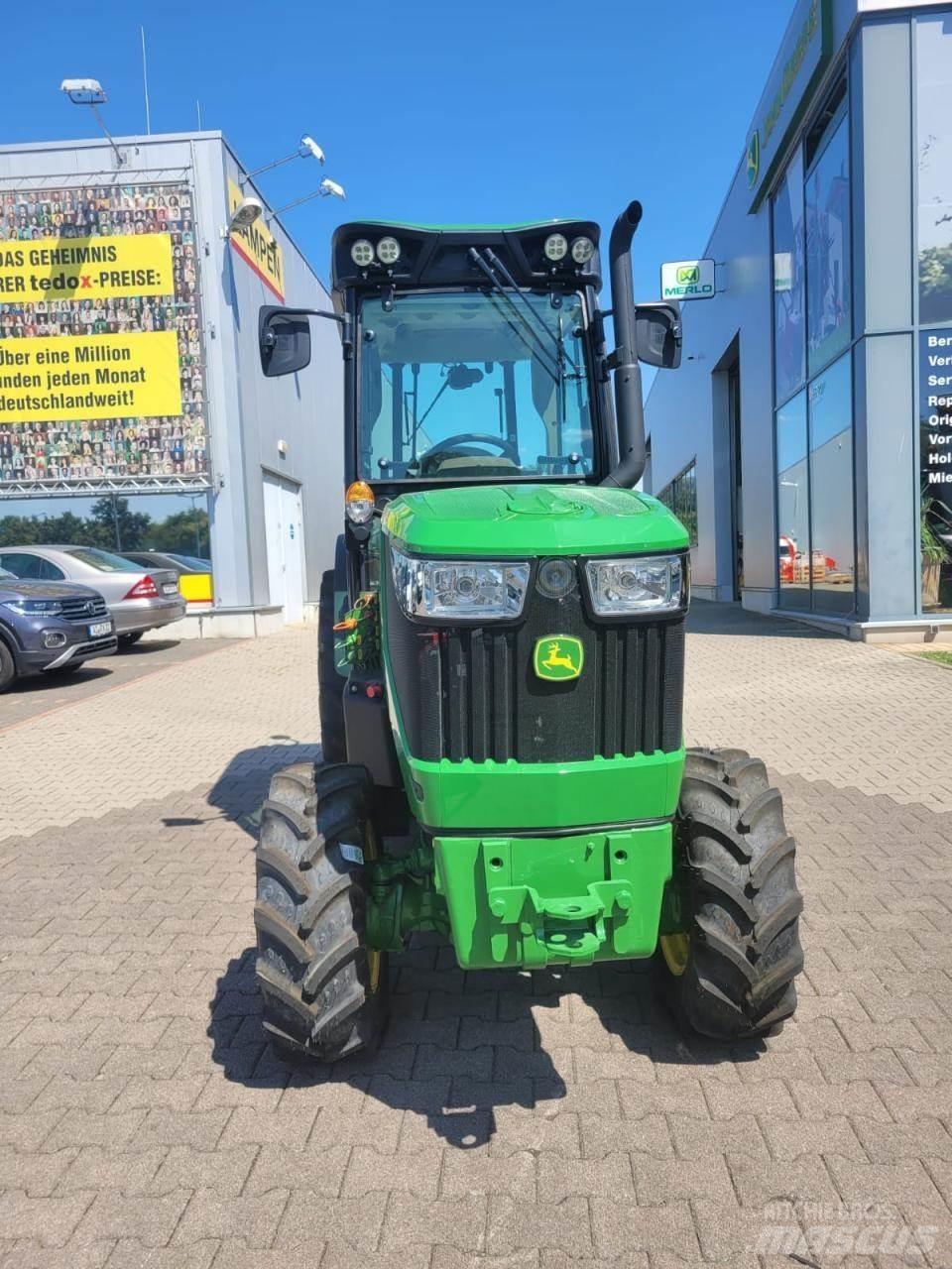 John Deere 5105GV Traktori