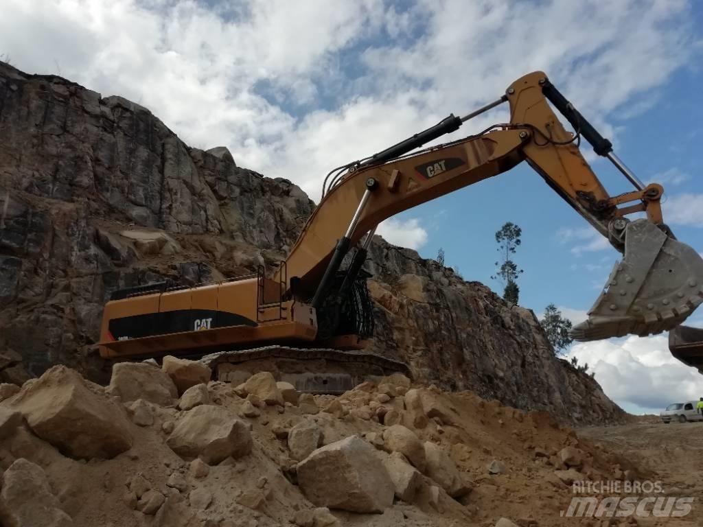 CAT 390 D L ME Bageri guseničari