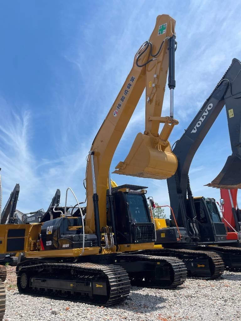 CAT 323 Bageri guseničari