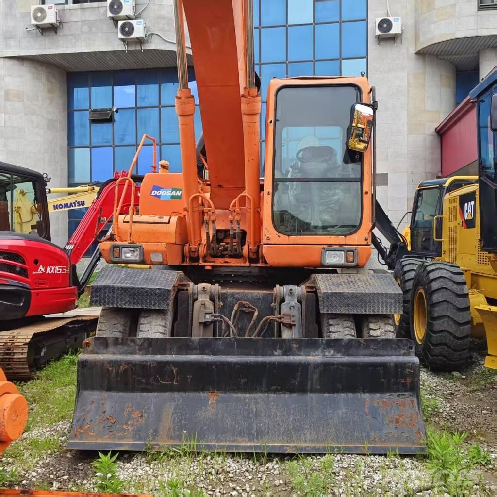 Doosan DH 210 W-7 Bageri točkaši