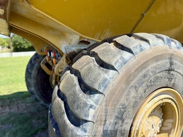 CAT 745 Zglobni damperi