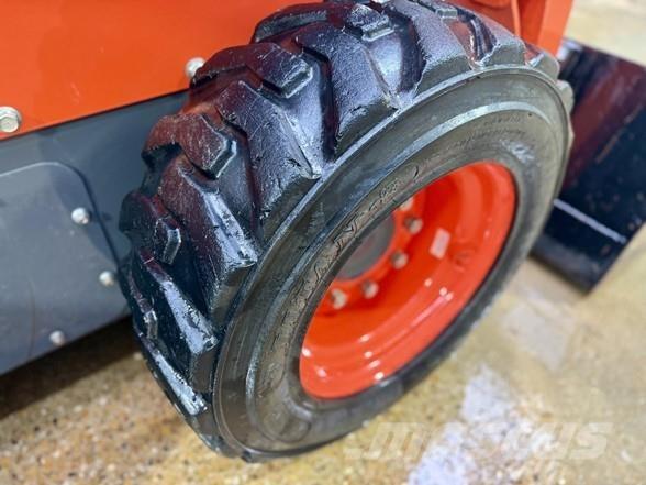 Kubota SSV65 Skid steer mini utovarivači