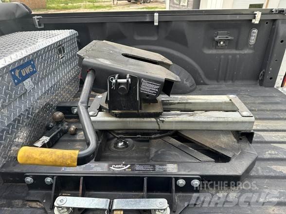  PULLRITE 2900 Gume, točkovi i felne