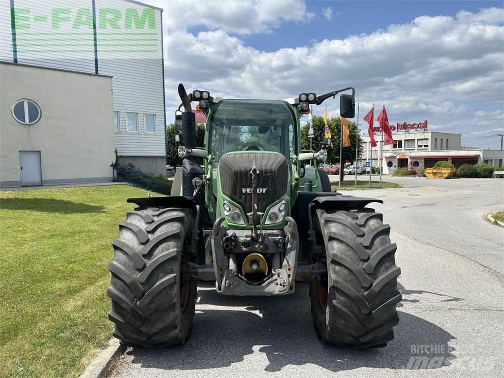 Fendt 718 vario Traktori