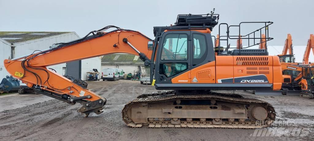 Develon DX225LC-5 Bageri guseničari