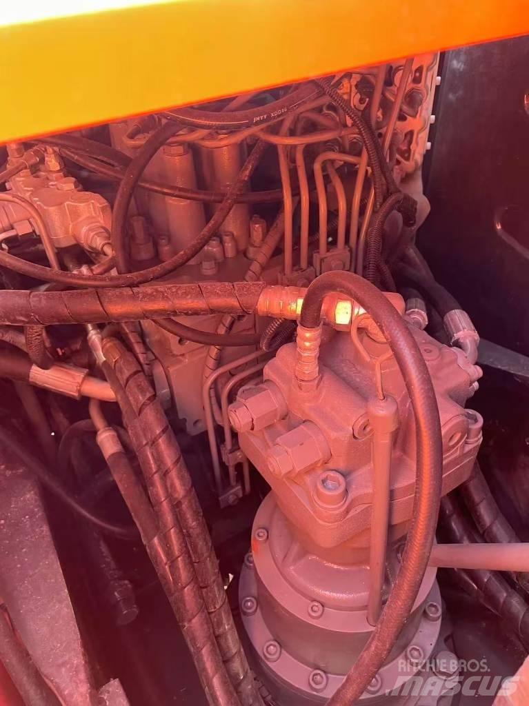 Hitachi 120 Bageri guseničari