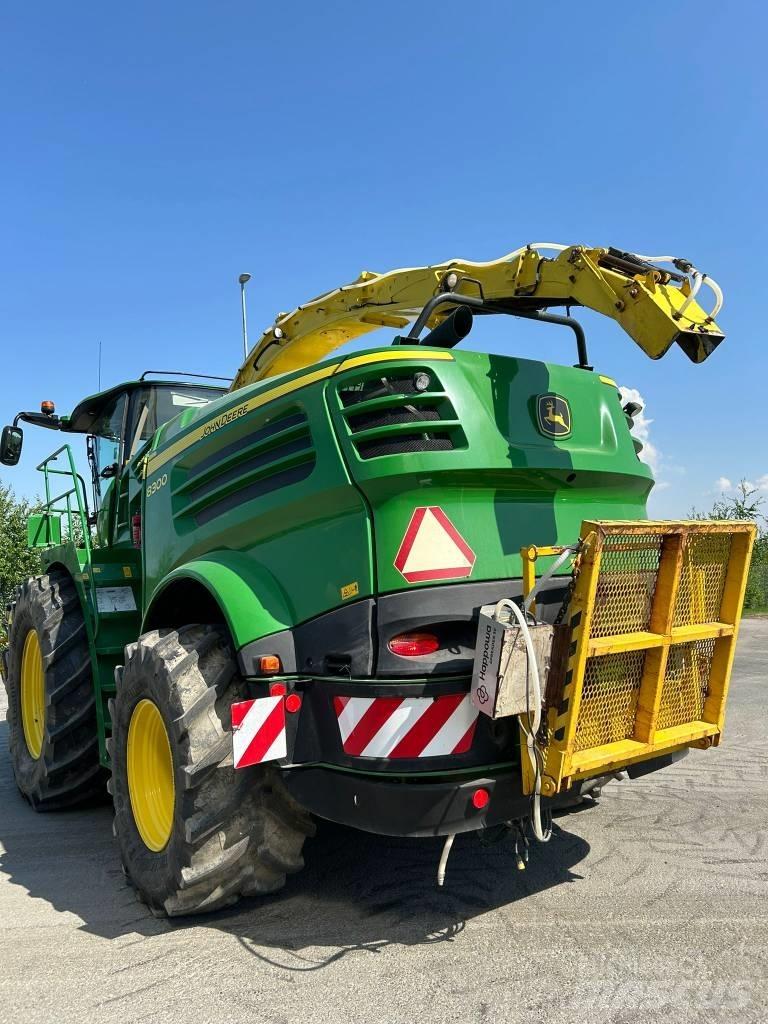 John Deere 8300i Mašine za stočnu hranu sa sopstvenim pogonom
