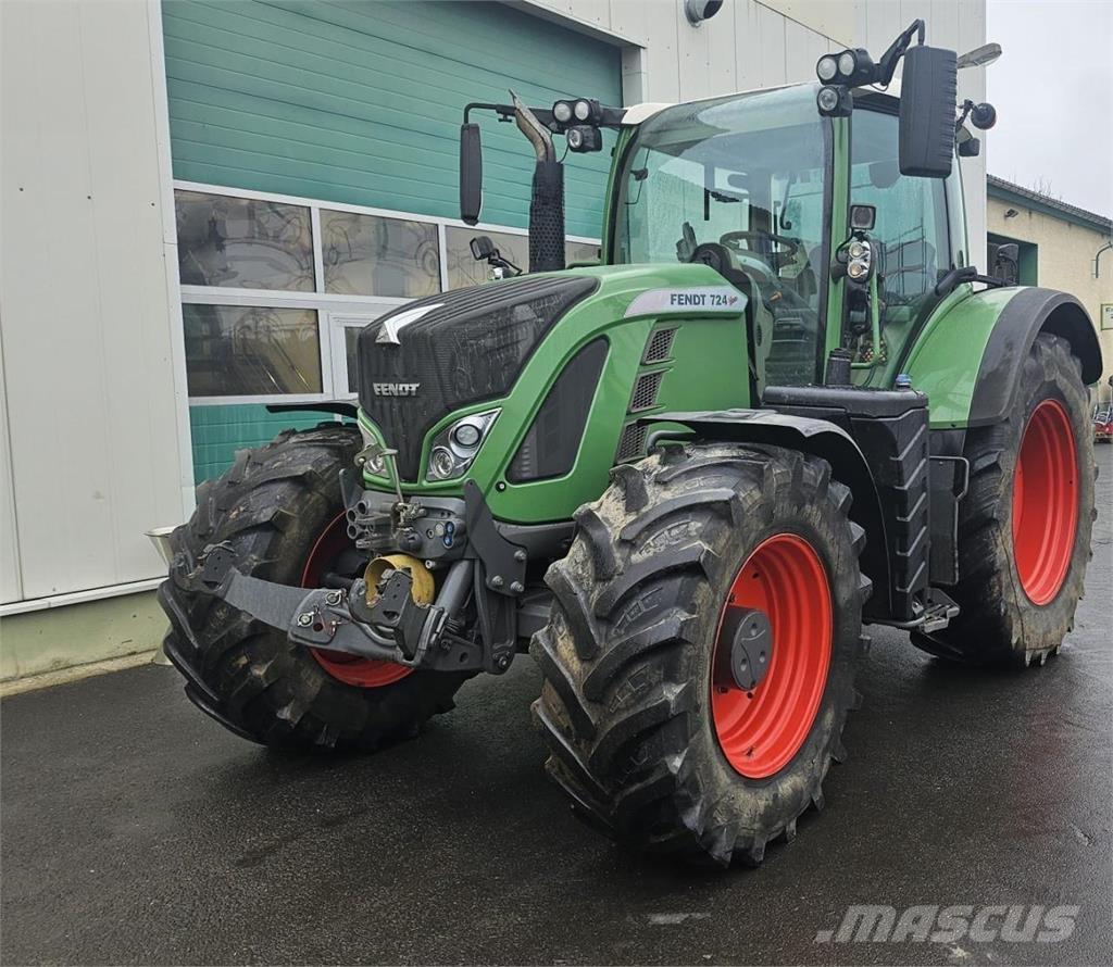 Fendt 724 Vario Traktori