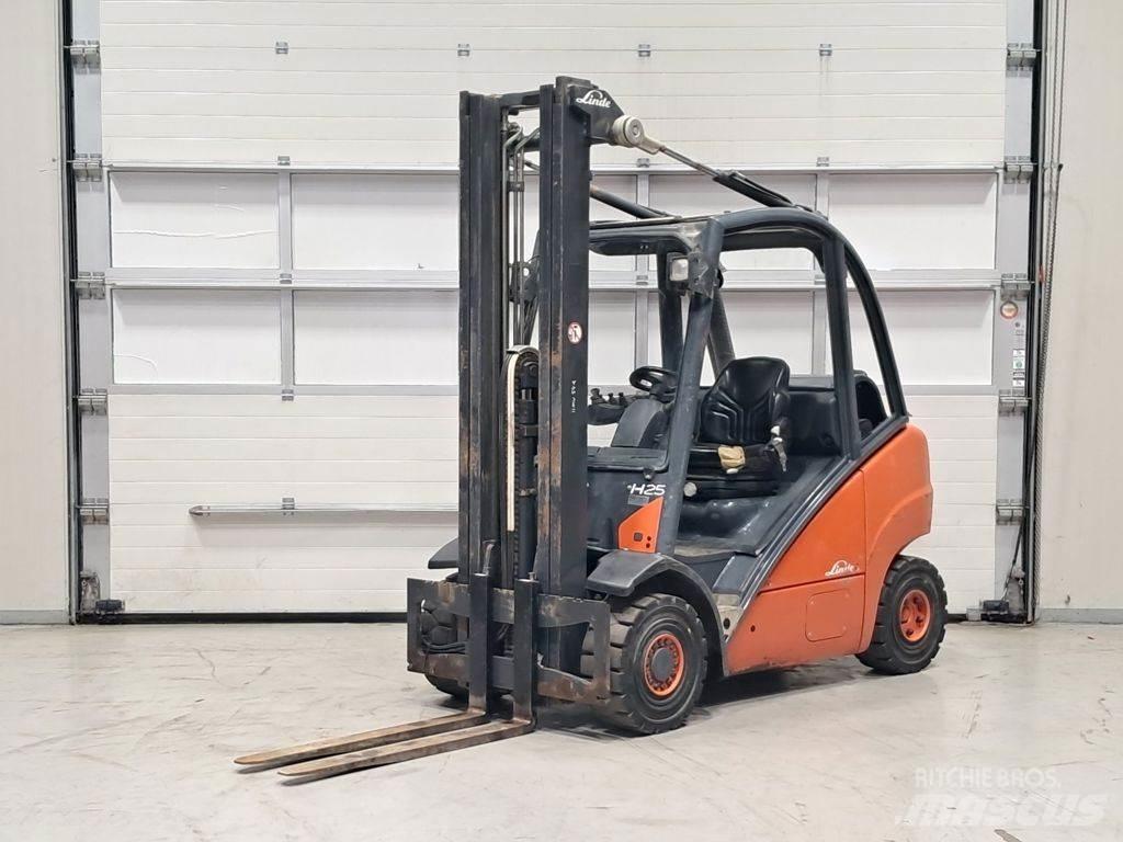 Linde H25T Plinski viljuškari