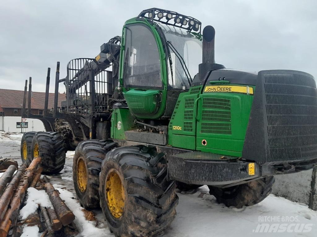 John Deere 1210 E Forvarderi