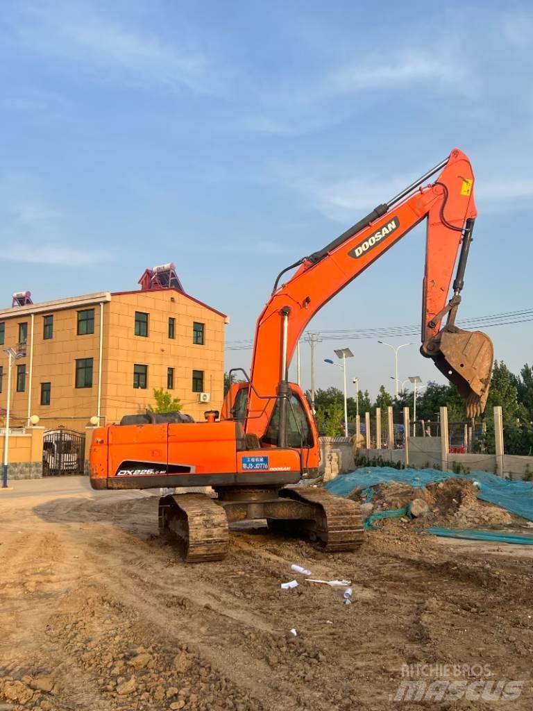 Doosan DX225LC-9C Bageri guseničari