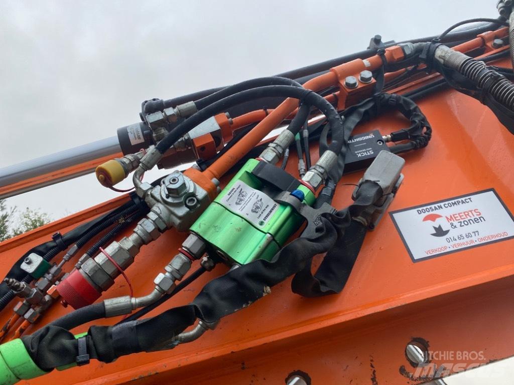 Doosan DX 140 W -5 Polovne dizalice za sve terene