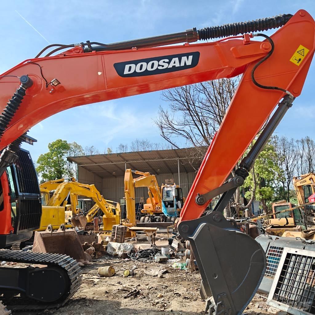 Doosan DX 225 LCA Bageri guseničari