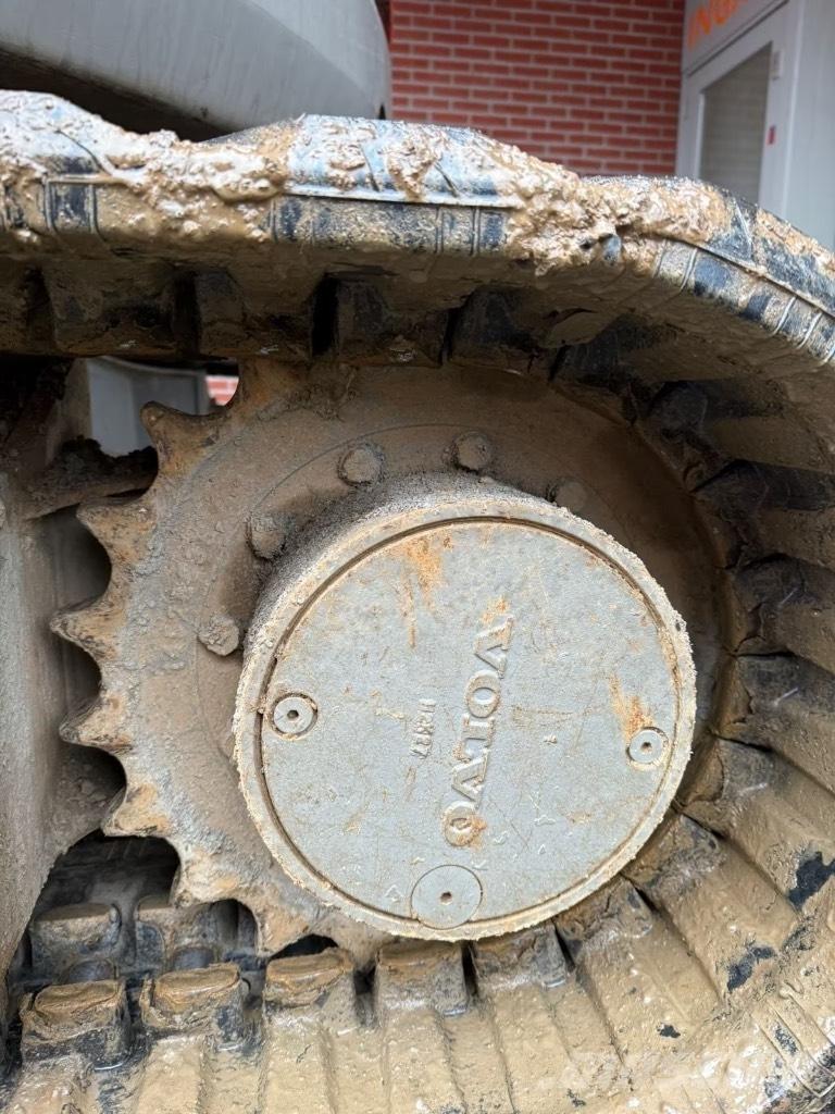 Volvo ECR 88 PLUS Midi bageri 7t – 12t