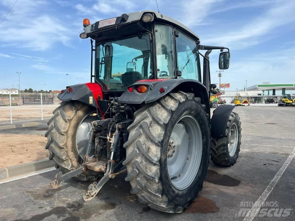 Massey Ferguson 5711 Traktori