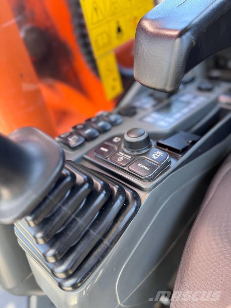 Doosan DX 140 W-3 Bageri točkaši