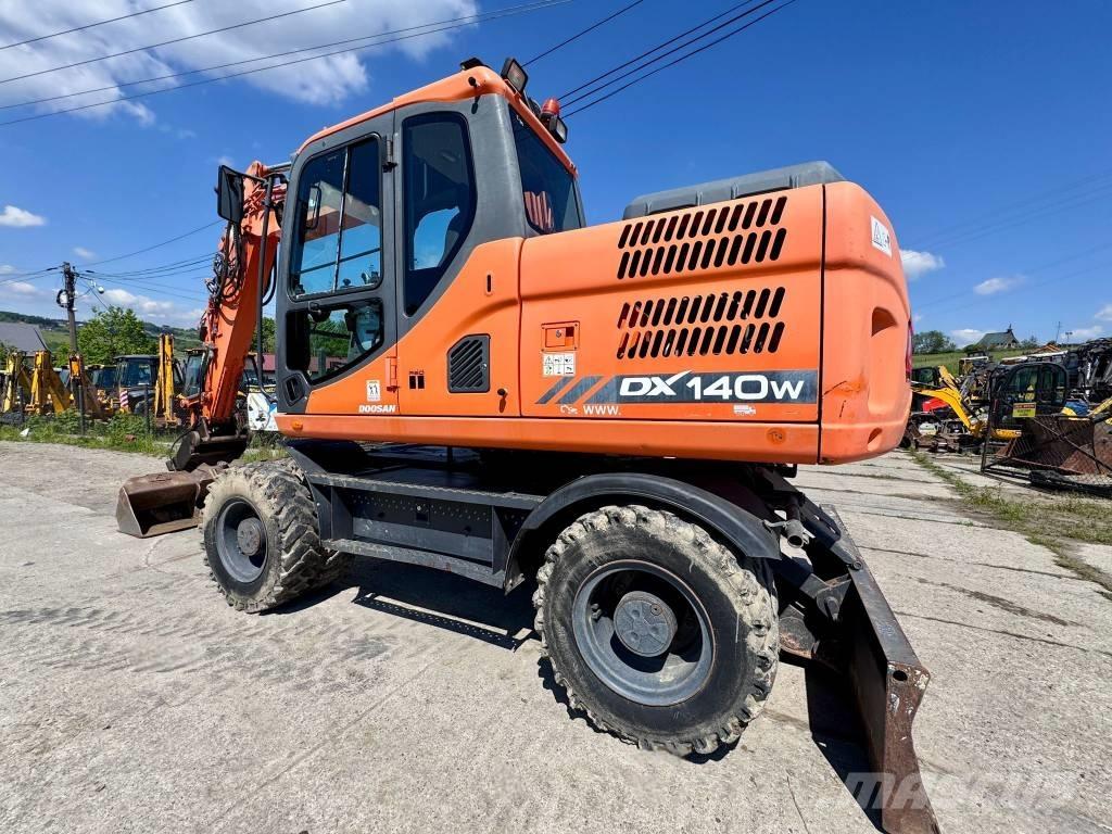 Doosan DX 140 W-3 Bageri točkaši