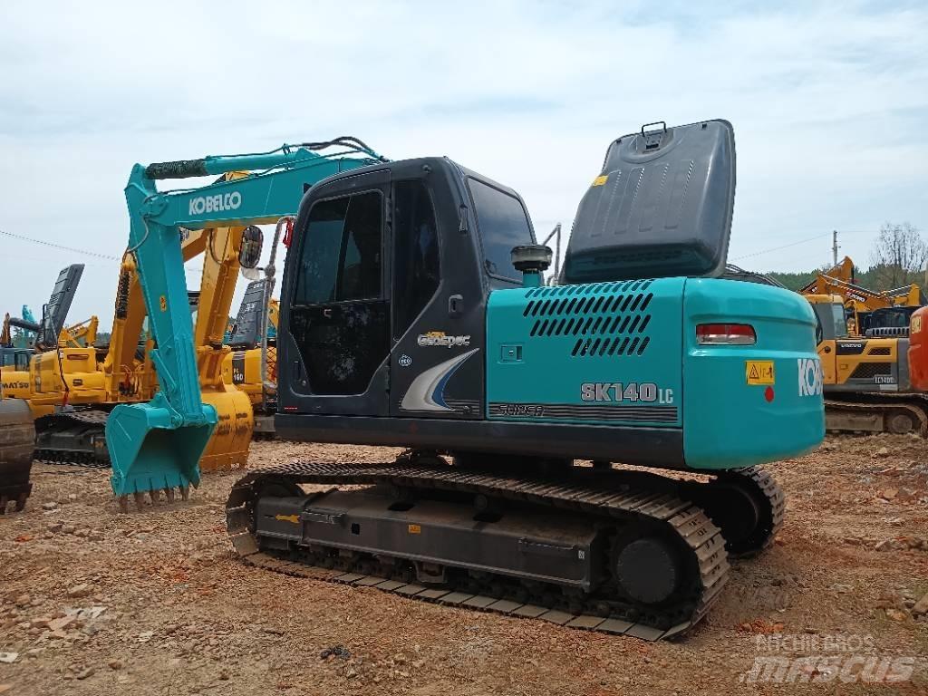 Kobelco SK 140 Midi bageri 7t – 12t